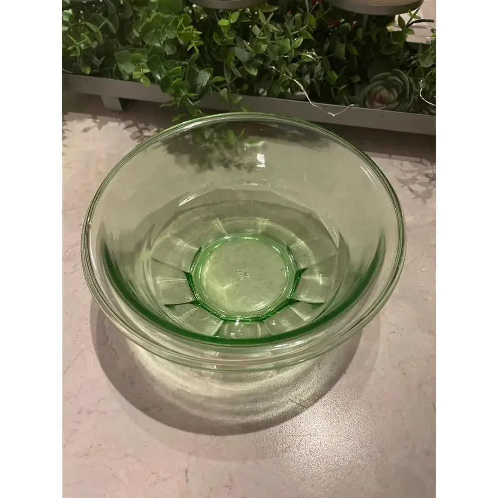 Vintage Hazel Atlas Medium Bowl Green Uranium MCM Rest Well pattern C1930 7.5x3